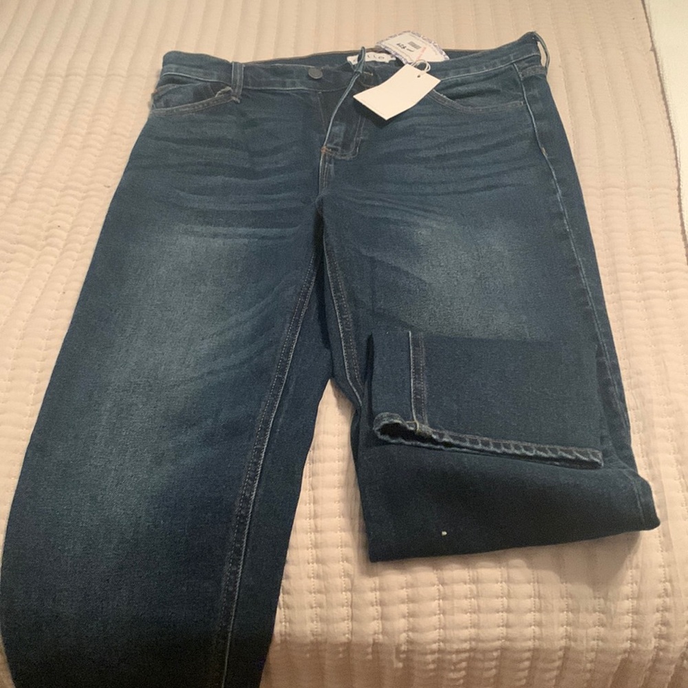 CELLO SLIM BOYFRIEND JEANS!!